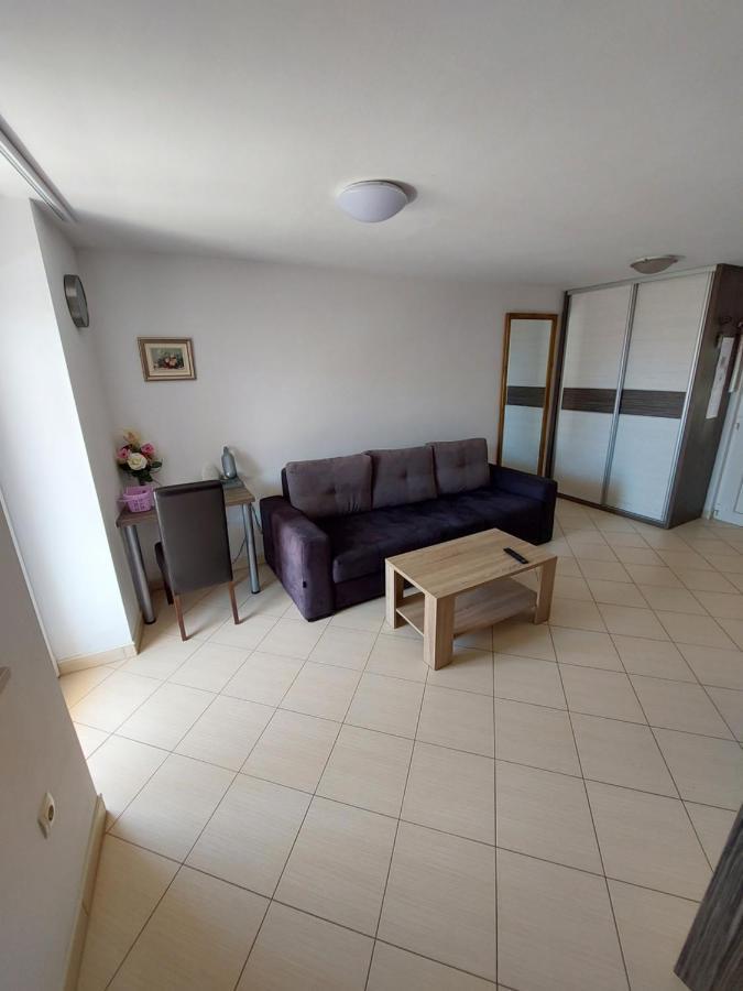 Holiday Baška Voda Esterno foto