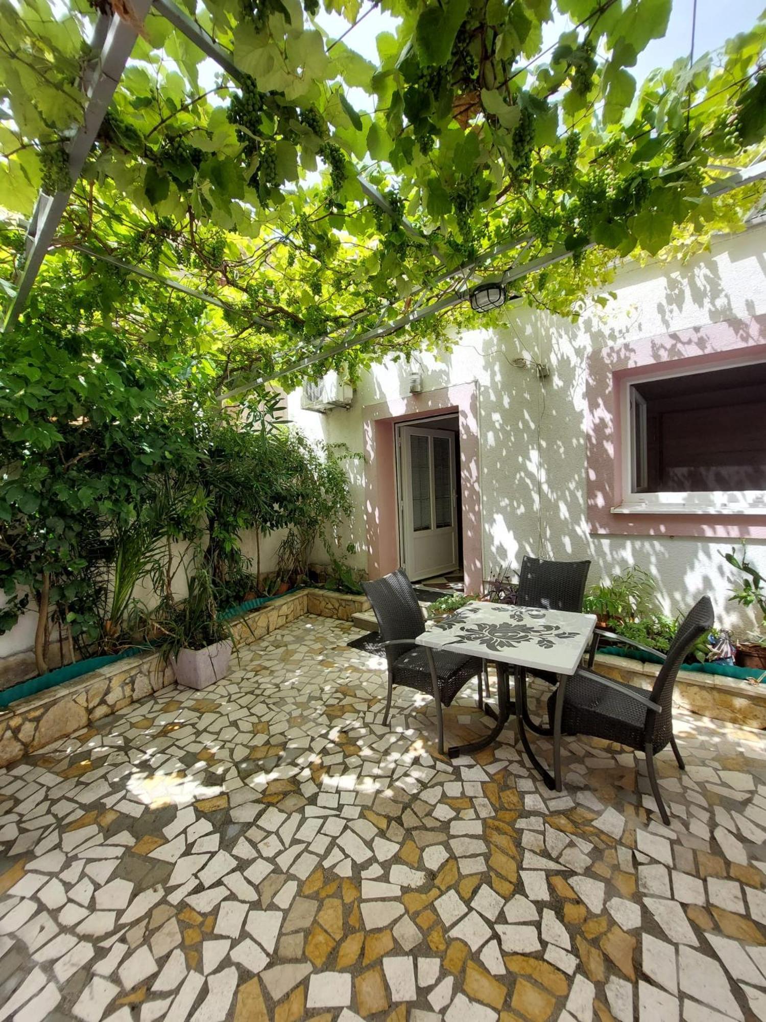 Holiday Baška Voda Esterno foto